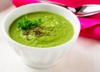 Суп-пюре из зеленого горошка с тмином и чесноком
