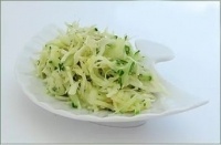 Салат из пекинской капусты с сельдереем