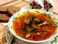 Суп с килькой в томатном соусе и гречкой