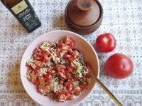Салат томатный пикантный