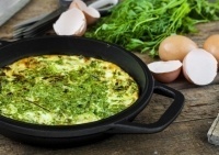 Сырно-яичная запеканка с зеленью