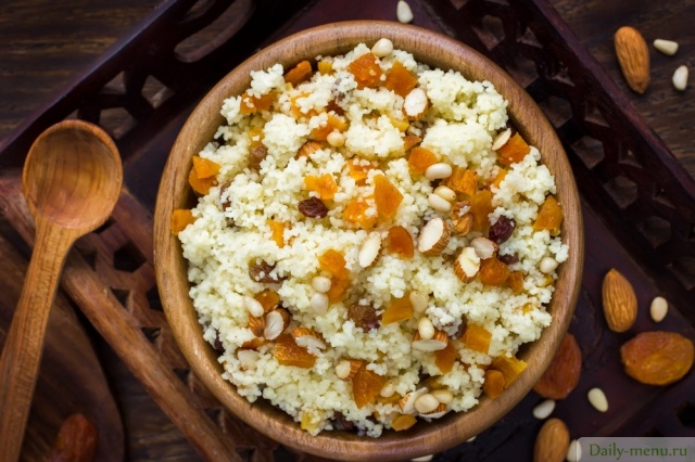 Фото: <a href="https://ru.depositphotos.com/59863959/stock-photo-couscous-with-dried-fruits-and.html">Depositphotos.com</a>