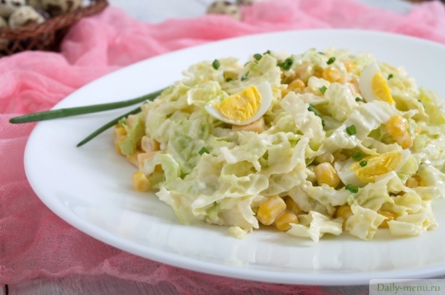 Фото: <a href="https://ru.depositphotos.com/191899828/stock-photo-light-spring-dietary-salad-chinese.html">Depositphotos.com</a>