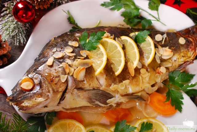 Фото: <a href="https://ru.depositphotos.com/60219283/stock-photo-roasted-carp-stuffed-with-vegetables.html">Depositphotos.com</a>