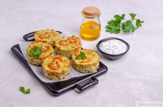 Фото: <a href="https://ru.depositphotos.com/466052742/stock-photo-vegetable-muffins-shrimp-light-gray.html">Depositphotos.com</a>