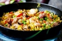 Паэлья с морепродуктами и куриной грудкой