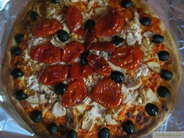 Диетическая пицца с вялеными помидорами