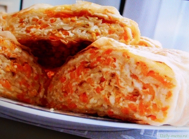Рулет из лаваша пикантный с корейской морковью и адыгейским сыром Рулет из лаваша