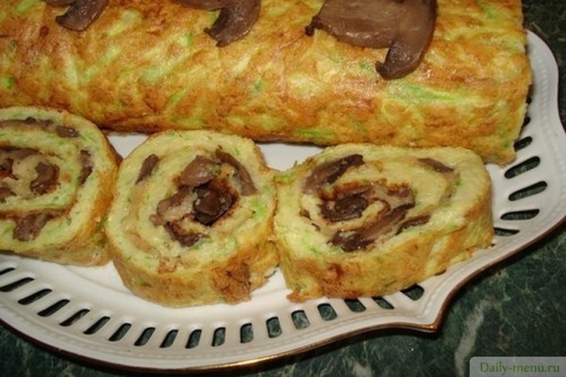 Фото: <a href="http://vkuso.ru/recipe/rulet-iz-kabachkov-s-gribnoj-nachinkoj/">vkuso</a>