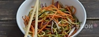 Салат с цуккини и морковью